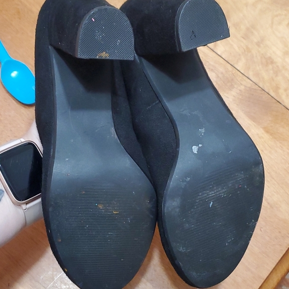 2/15$ Black Heels - Picture 3 of 3